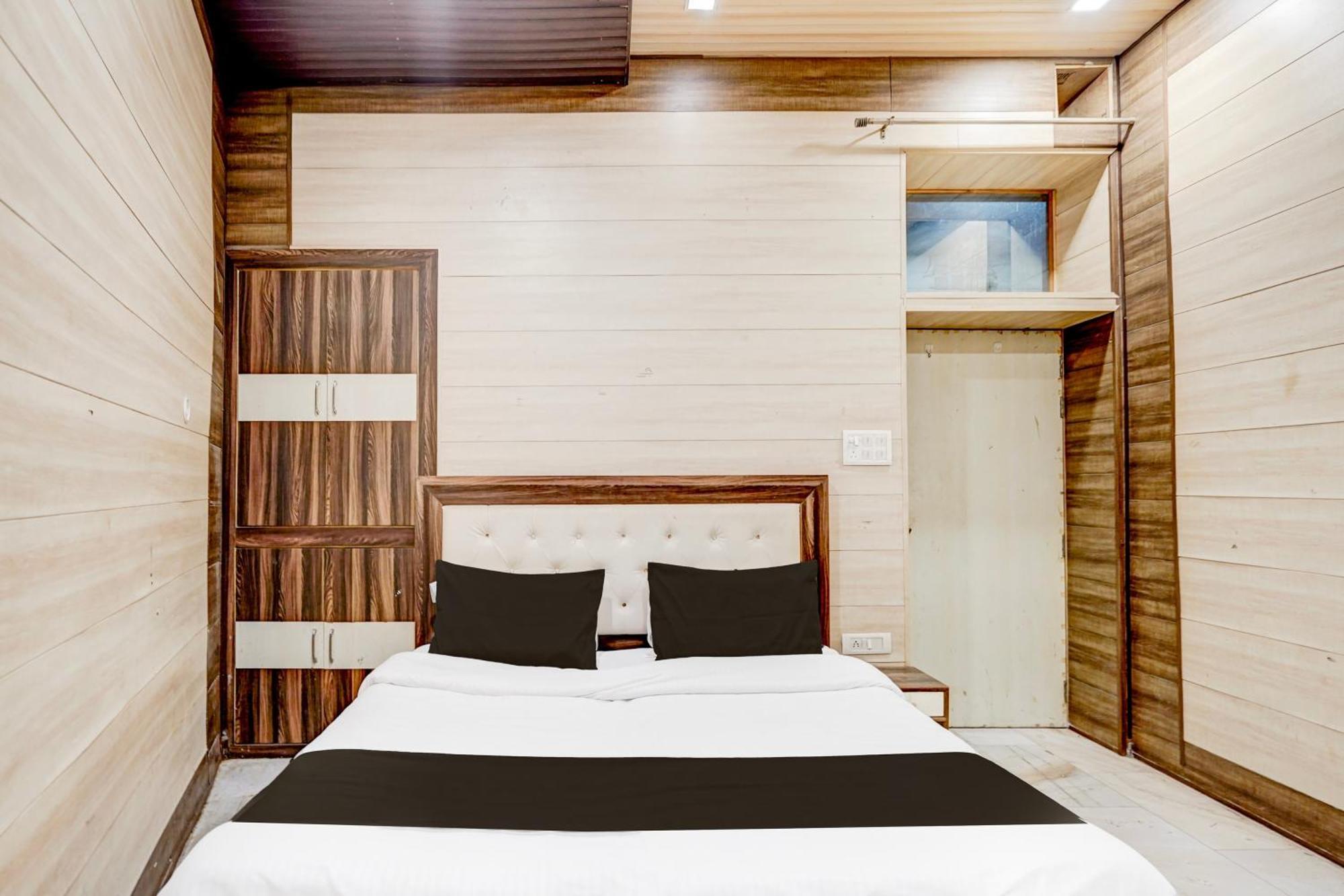 Hotel O Mayur Resort Mathura Kültér fotó