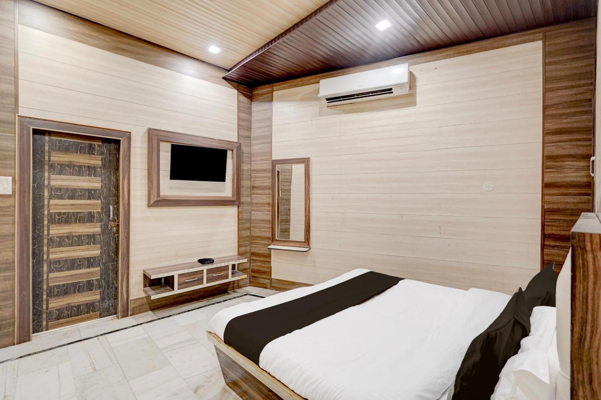Hotel O Mayur Resort Mathura Kültér fotó