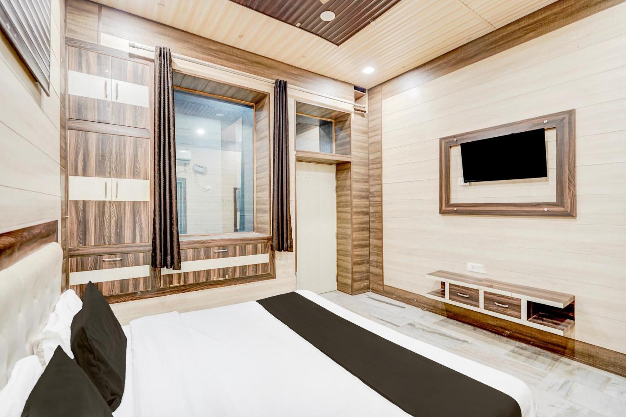 Hotel O Mayur Resort Mathura Kültér fotó