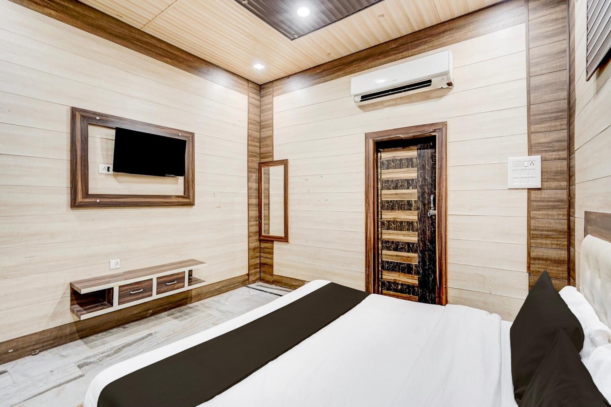 Hotel O Mayur Resort Mathura Kültér fotó